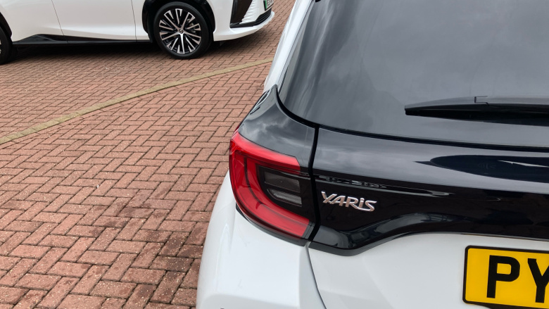 Toyota Yaris 1.5 Hybrid Design 5dr CVT Hybrid Hatchback